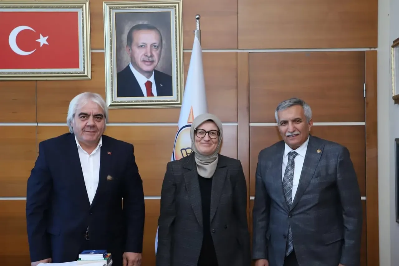AK Parti Balıkesir Milletvekili Uygur, Çeşitli Heyetleri Genel Merkez'de Ağırladı AK Parti Balıkesir Milletvekili Uygur, Çeşitli Heyetleri Genel Merkez'de Ağırladı