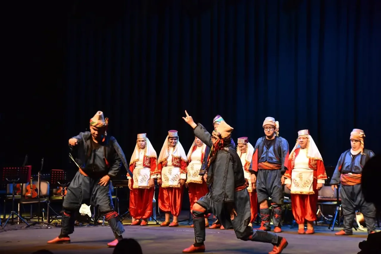 Altıeylül Belediyesi, 3 Aralık Dünya Engelliler Günü'nde "En Özel Çocuk Korosu" Konserine Ev Sahipliği Yaptı Altıeylül Belediyesi, 3 Aralık Dünya Engelliler Günü'nde "En Özel Çocuk Korosu" Konserine Ev Sahipliği Yaptı