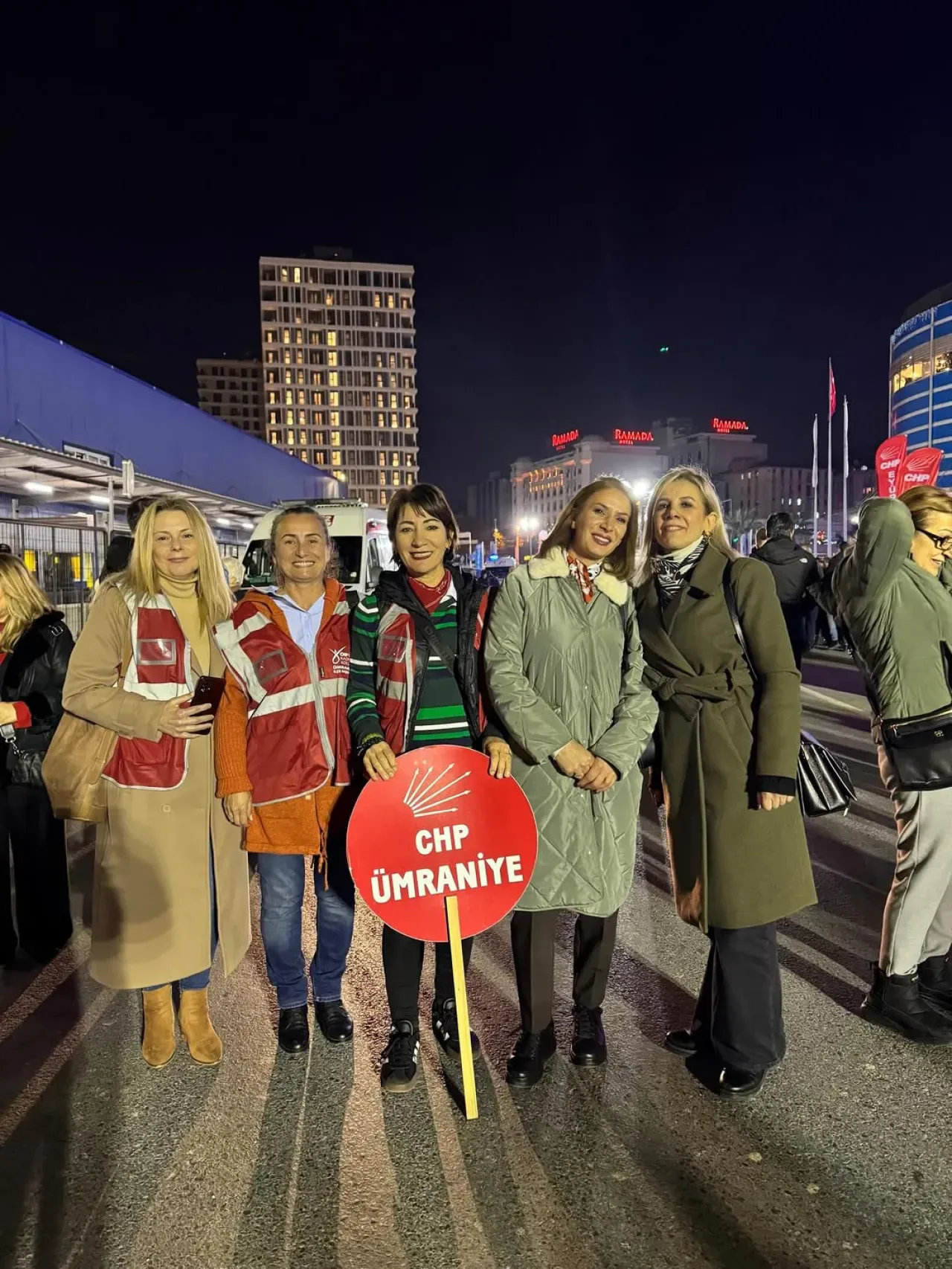 CHP Ümraniye Kadın Kolları, Güngören'de "73. Yıl" Etkinliği Düzenledi CHP Ümraniye Kadın Kolları, Güngören'de "73. Yıl" Etkinliği Düzenledi