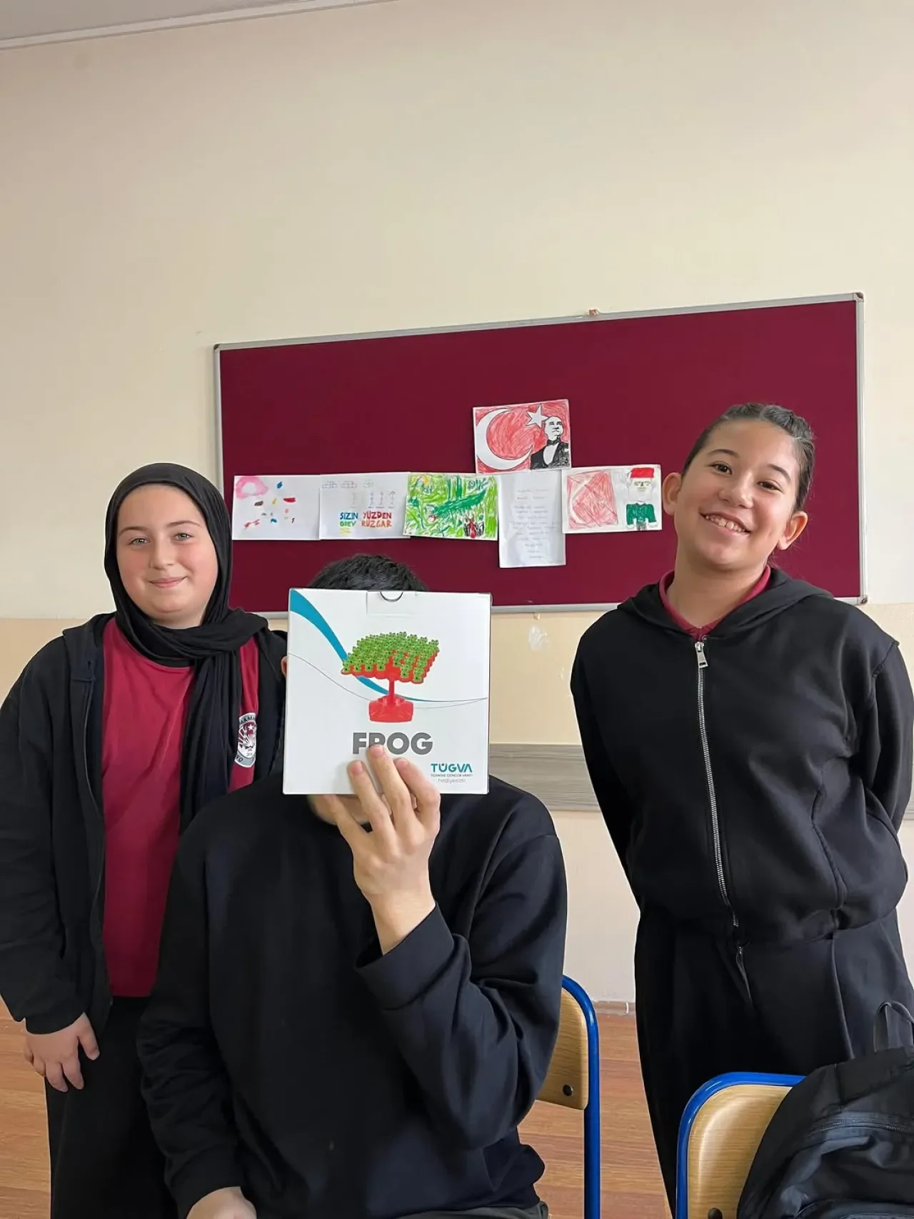 Tügva Pendik, Özel Eğitim Sınıfı Öğrencilerine Sürpriz Hediyelerle Mutluluk Dağıttı Tügva Pendik, Özel Eğitim Sınıfı Öğrencilerine Sürpriz Hediyelerle Mutluluk Dağıttı