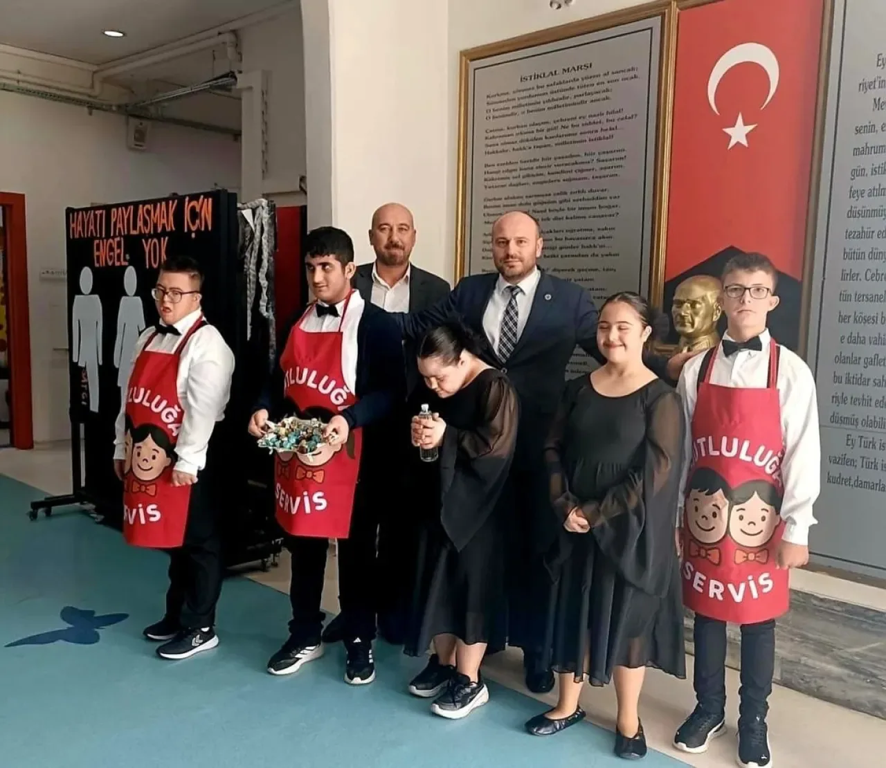 MHP'li Bakmaz, 3 Aralık Dünya Engelliler Günü'nde Özel Öğrencilerle Bir Araya Geldi MHP'li Bakmaz, 3 Aralık Dünya Engelliler Günü'nde Özel Öğrencilerle Bir Araya Geldi