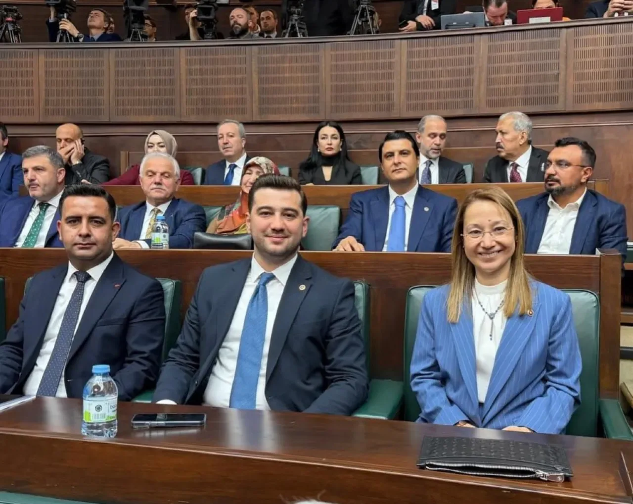 Türkiye Ekonomisi Üçüncü Çeyrekte Yüzde 5.7 Büyüdü, OECD'de 4. Sırada Yer Aldı Türkiye Ekonomisi Üçüncü Çeyrekte Yüzde 5.7 Büyüdü, OECD'de 4. Sırada Yer Aldı