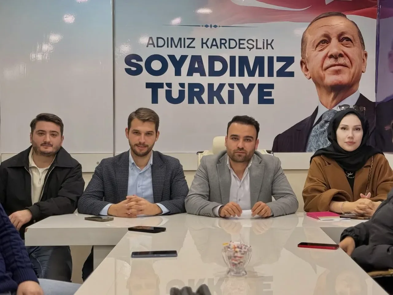 AK Parti Gaziosmanpaşa Gençlik Kolları Mahalle Başkanları Toplantısı Düzenledi AK Parti Gaziosmanpaşa Gençlik Kolları Mahalle Başkanları Toplantısı Düzenledi