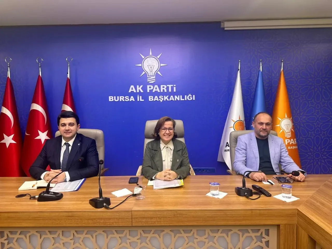 AK Parti Bursa'da Çevre ve Şehircilik Politikaları İstişare Toplantısı Yapıldı AK Parti Bursa'da Çevre ve Şehircilik Politikaları İstişare Toplantısı Yapıldı