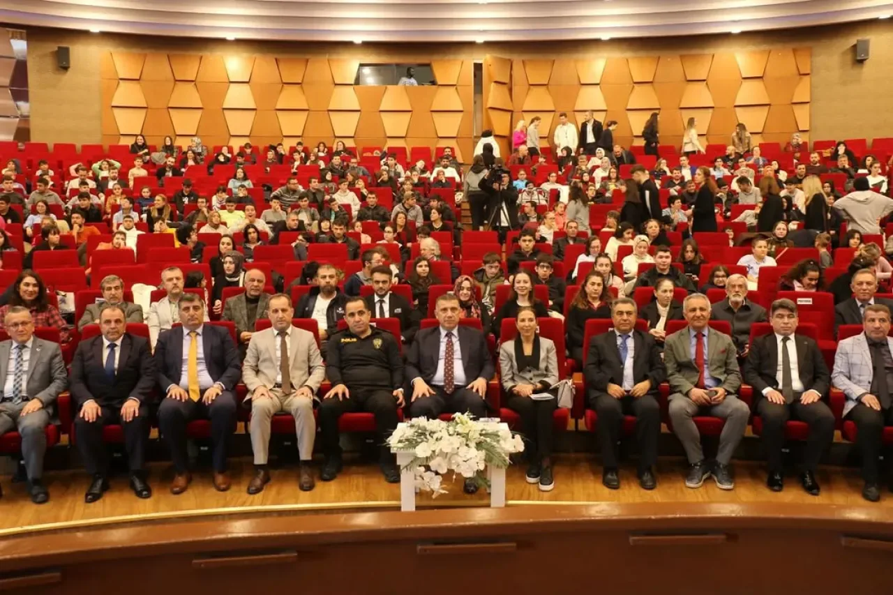 Tuzla'da Dünya Engelliler Günü Anlamlı Bir Etkinlikle Kutlandı Tuzla'da Dünya Engelliler Günü Anlamlı Bir Etkinlikle Kutlandı