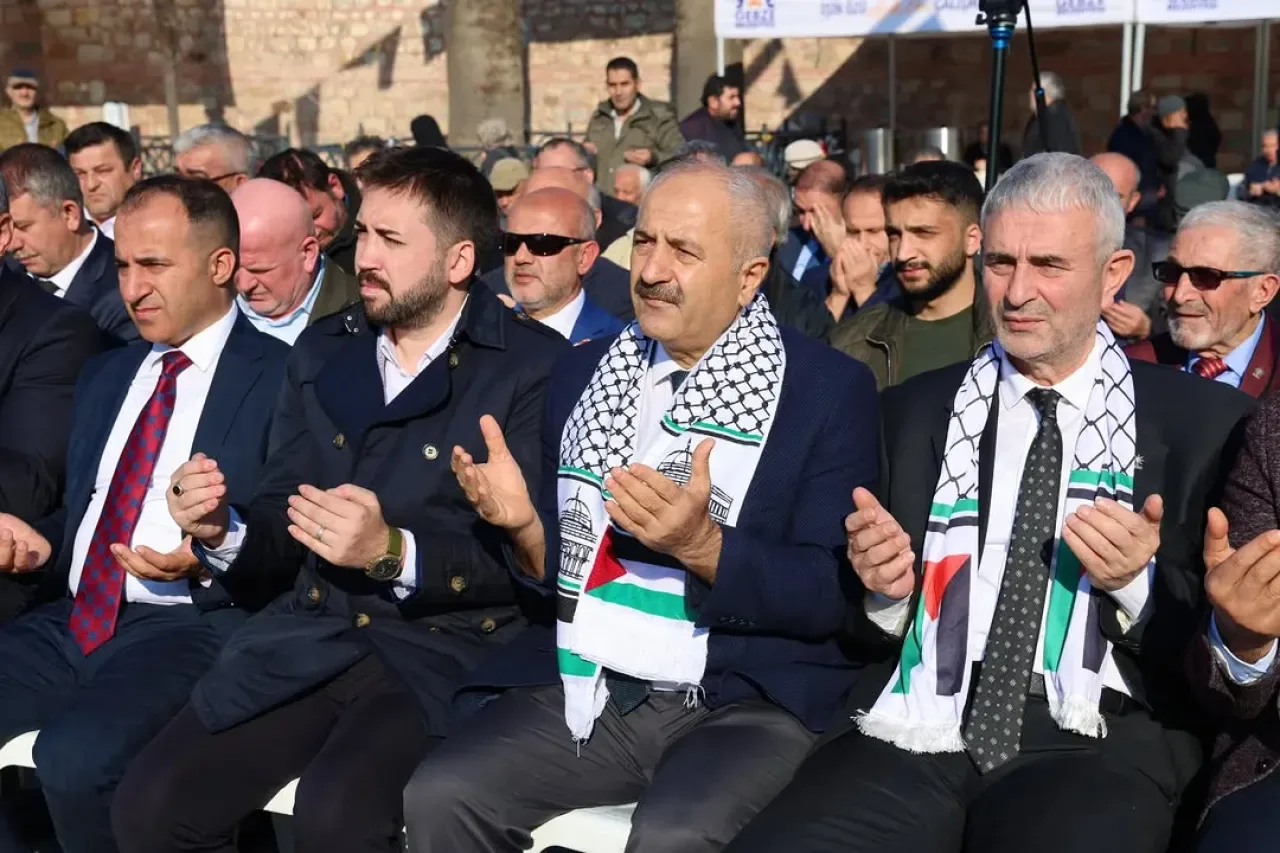 Gebze'de Filistin'e Destek İçin Hayır Kermesi Düzenleniyor Gebze'de Filistin'e Destek İçin Hayır Kermesi Düzenleniyor