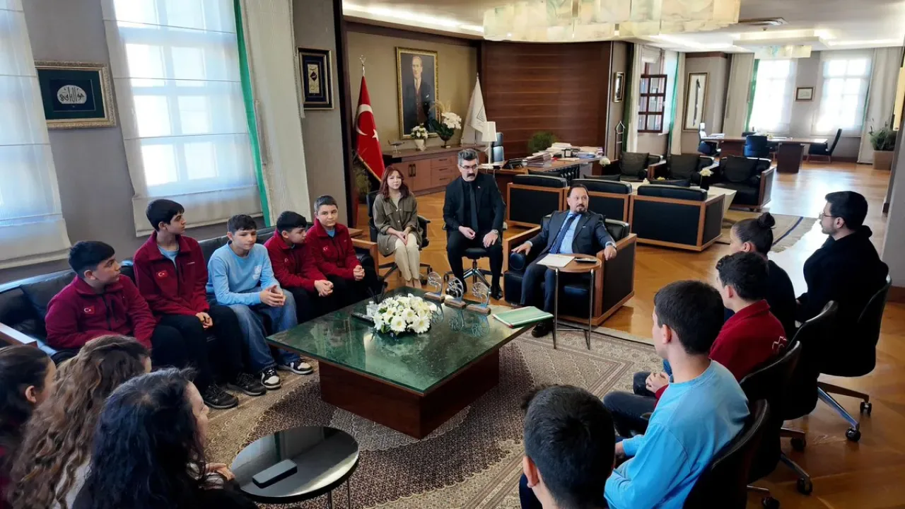 Adana Sarıçam'dan Dünya Çapında Robotik Başarı: Fibonacci Olimpiyatlarında Derece Adana Sarıçam'dan Dünya Çapında Robotik Başarı: Fibonacci Olimpiyatlarında Derece