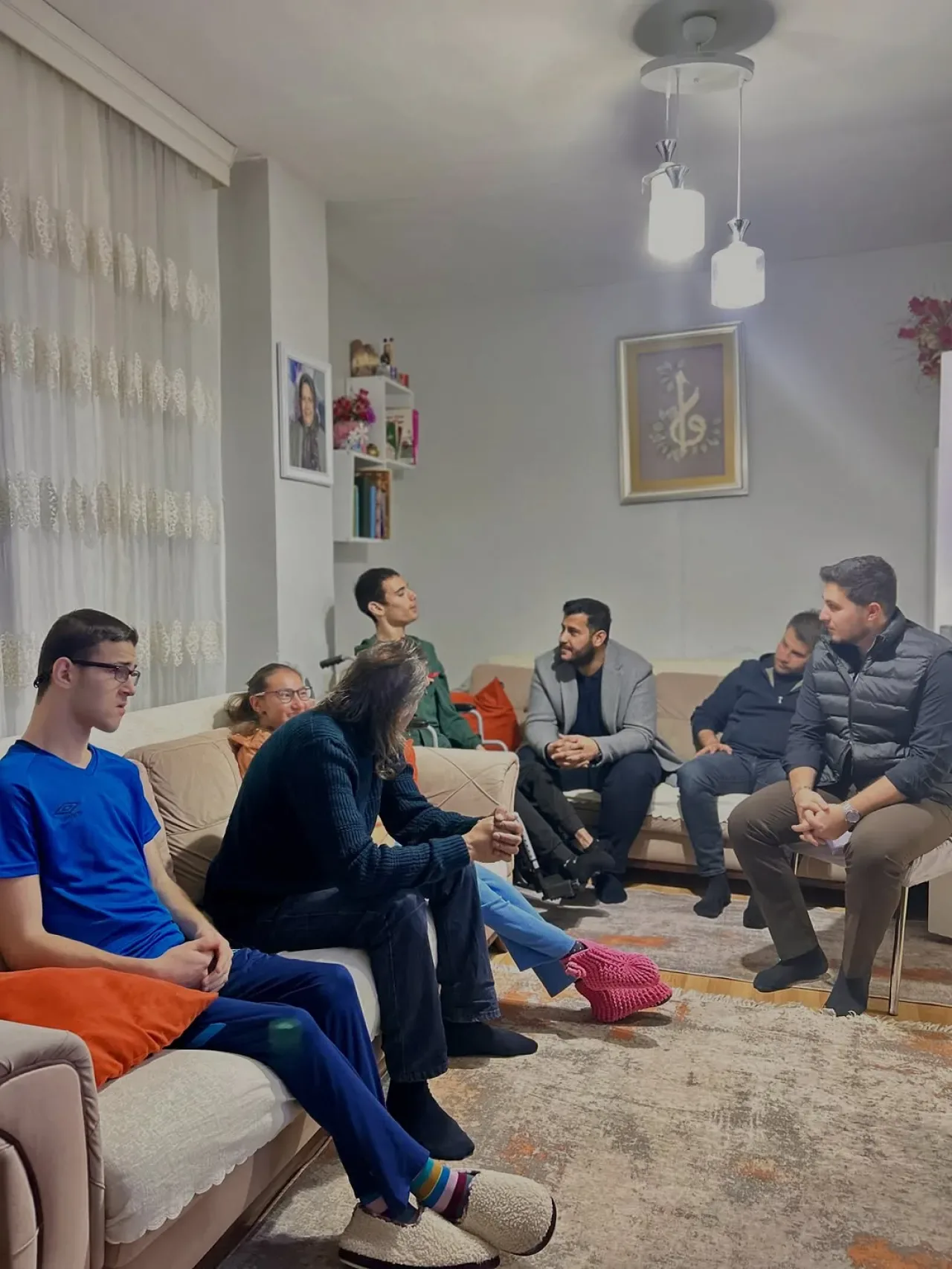 AK Parti Kartal Gençlik Kolları'ndan 3 Aralık Dünya Engelliler Günü'nde Anlamlı Ziyaret AK Parti Kartal Gençlik Kolları'ndan 3 Aralık Dünya Engelliler Günü'nde Anlamlı Ziyaret