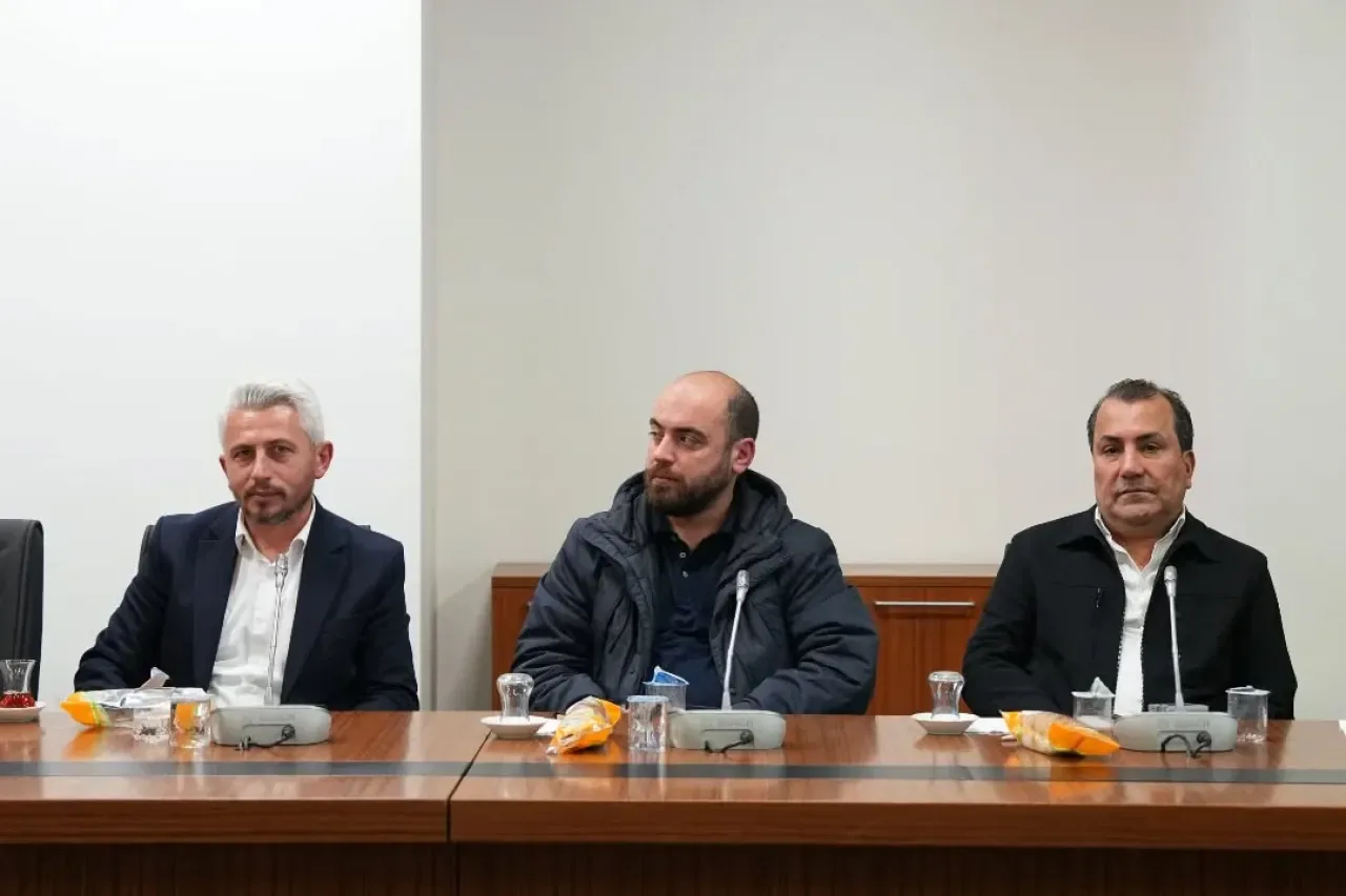 AK Parti Silivri Siyasi ve Hukuk İşler Birim Başkanı Fatih Kaya, İstanbul'daki Toplantıya Katıldı AK Parti Silivri Siyasi ve Hukuk İşler Birim Başkanı Fatih Kaya, İstanbul'daki Toplantıya Katıldı