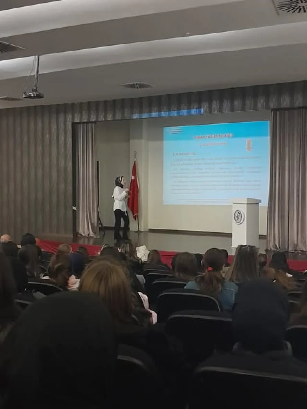 Bursa'da Kız Öğrencilere Kadına Yönelik Şiddetle Mücadele Eğitimi Bursa'da Kız Öğrencilere Kadına Yönelik Şiddetle Mücadele Eğitimi