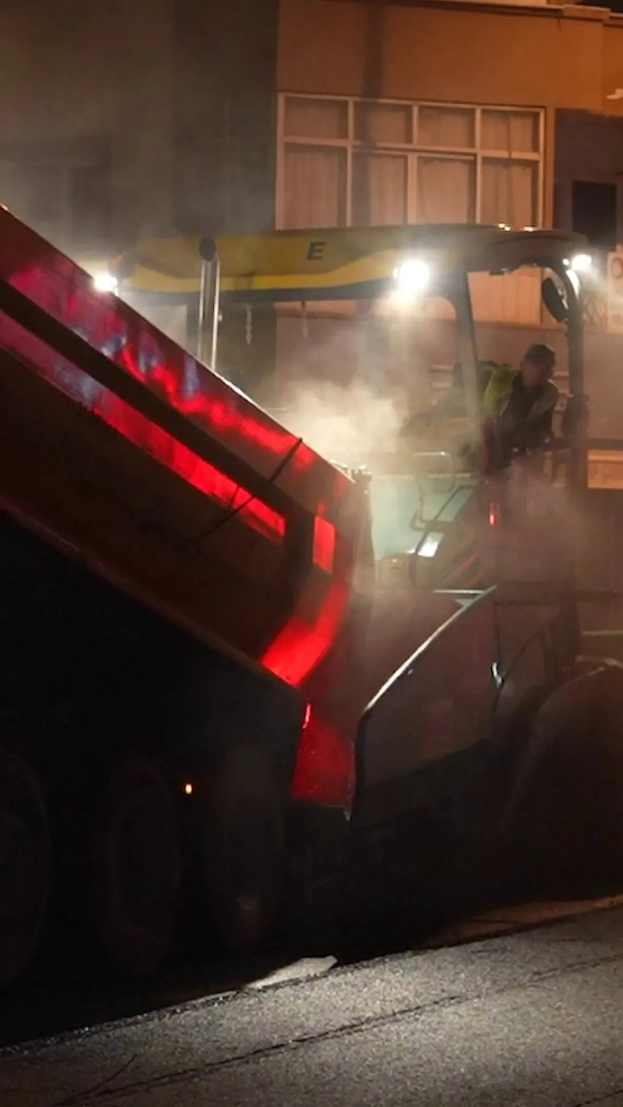 Kartal'da Soğanlık Atatürk Caddesi'nde Asfalt Yenileme Çalışması Başladı Kartal'da Soğanlık Atatürk Caddesi'nde Asfalt Yenileme Çalışması Başladı