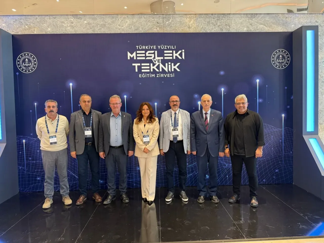 Adanalı Ticaret Lideri, Türkiye Yüzyılı Zirvesi'nde Tarım Eğitiminin Geleceğini Masaya Yatırdı Adanalı Ticaret Lideri, Türkiye Yüzyılı Zirvesi'nde Tarım Eğitiminin Geleceğini Masaya Yatırdı