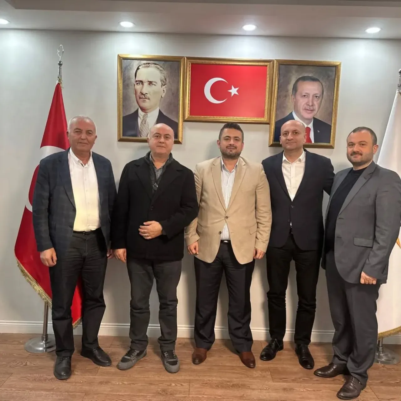 AK Parti Bahçelievler'de Güngören Sivaslılar Derneği Ziyareti AK Parti Bahçelievler'de Güngören Sivaslılar Derneği Ziyareti