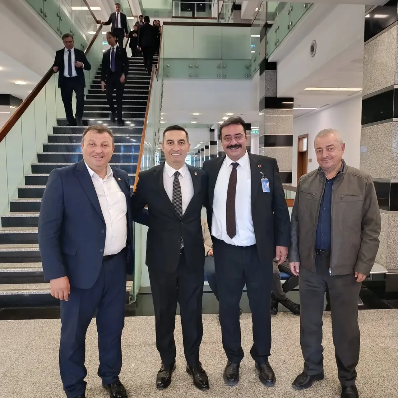 İYİ Parti'den Yerel Yönetimler Buluşması: Meclis'te Enerji Dolu Görüşme İYİ Parti'den Yerel Yönetimler Buluşması: Meclis'te Enerji Dolu Görüşme