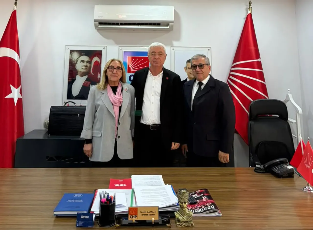 CHP Antalya İl Başkanı Nail Kamacı, Muratpaşa Mahalle Yöneticilerini Ağırladı CHP Antalya İl Başkanı Nail Kamacı, Muratpaşa Mahalle Yöneticilerini Ağırladı