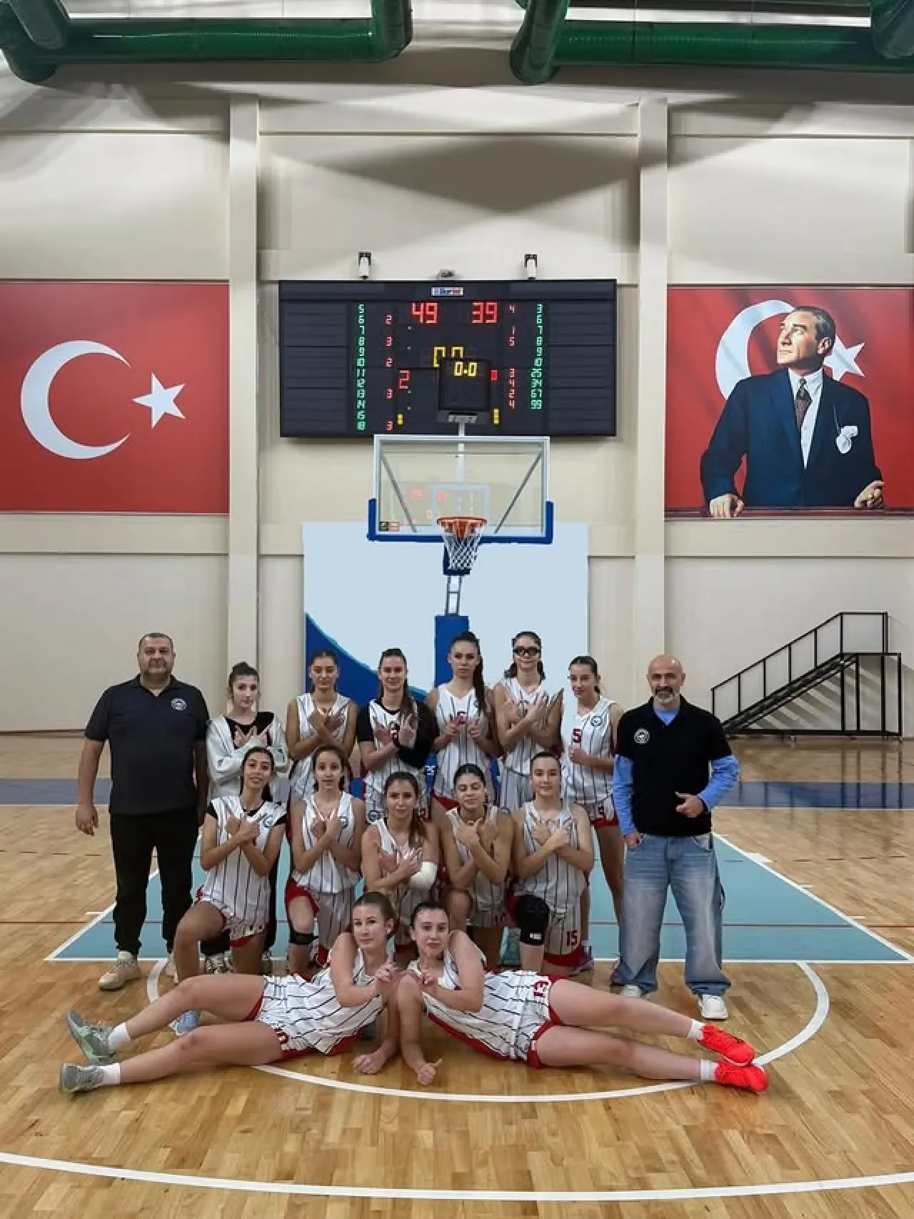 Nilüfer Belediyespor U18 Genç Kızlar, Play-Off Yarı Finalde Galibiyetle Başladı Nilüfer Belediyespor U18 Genç Kızlar, Play-Off Yarı Finalde Galibiyetle Başladı