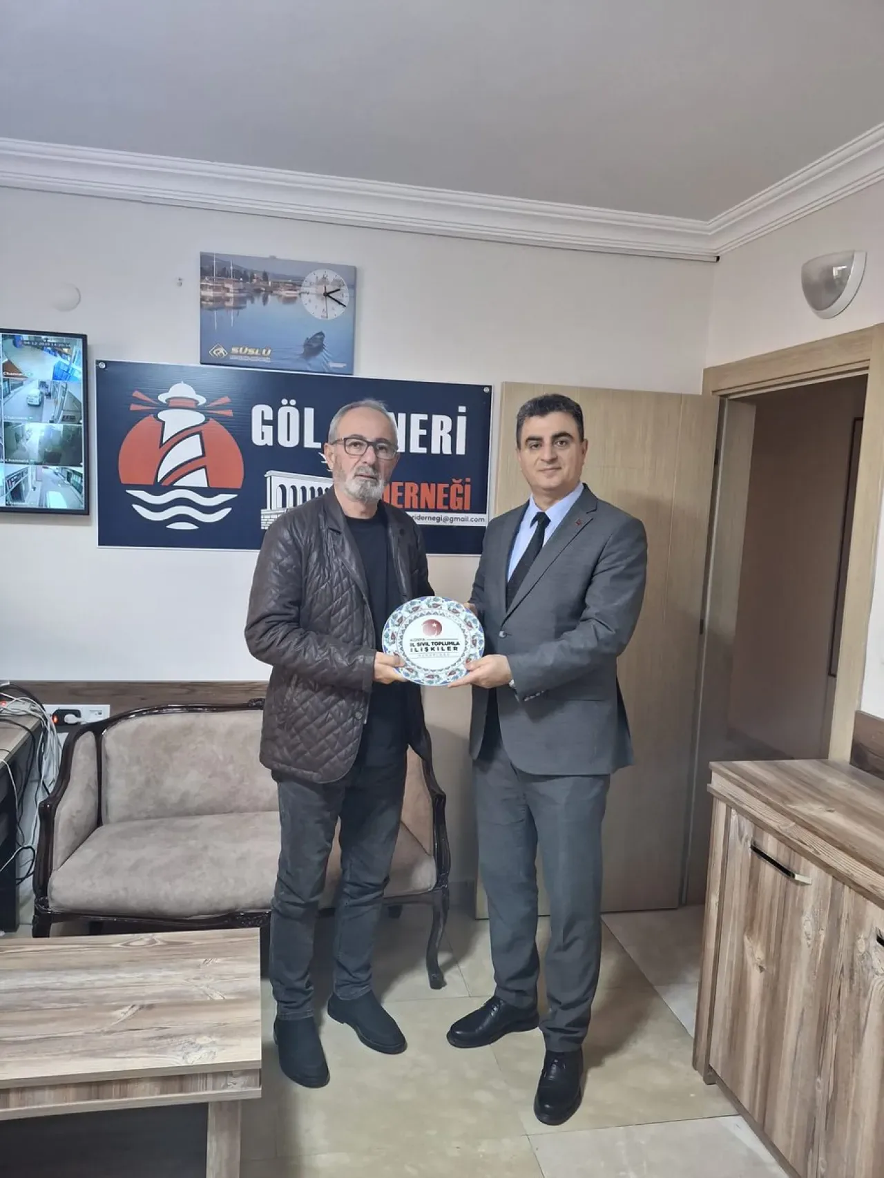 Konya'da Kamu-STK İş Birliği Kapsamında Göl Feneri Derneği Ziyaret Edildi Konya'da Kamu-STK İş Birliği Kapsamında Göl Feneri Derneği Ziyaret Edildi