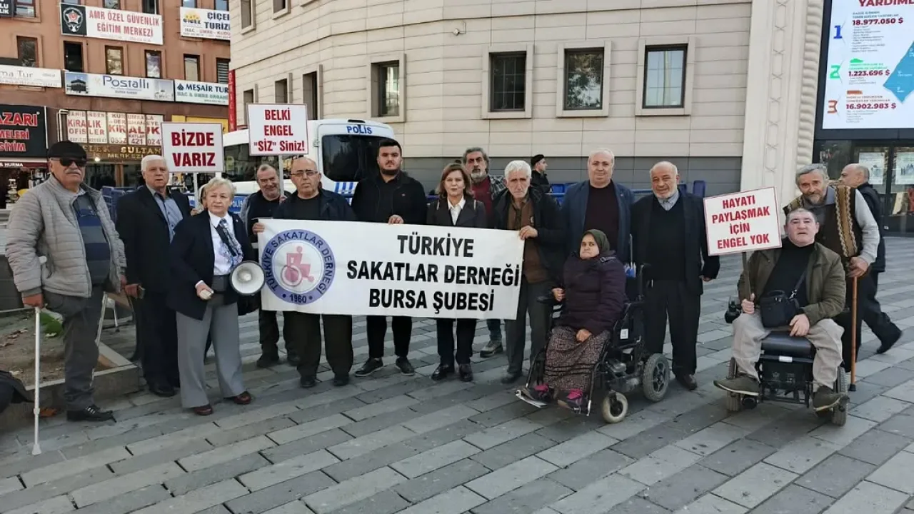 Saadet Partisi Bursa İl Yönetimi, Dünya Engelliler Günü Etkinliğine Katıldı Saadet Partisi Bursa İl Yönetimi, Dünya Engelliler Günü Etkinliğine Katıldı