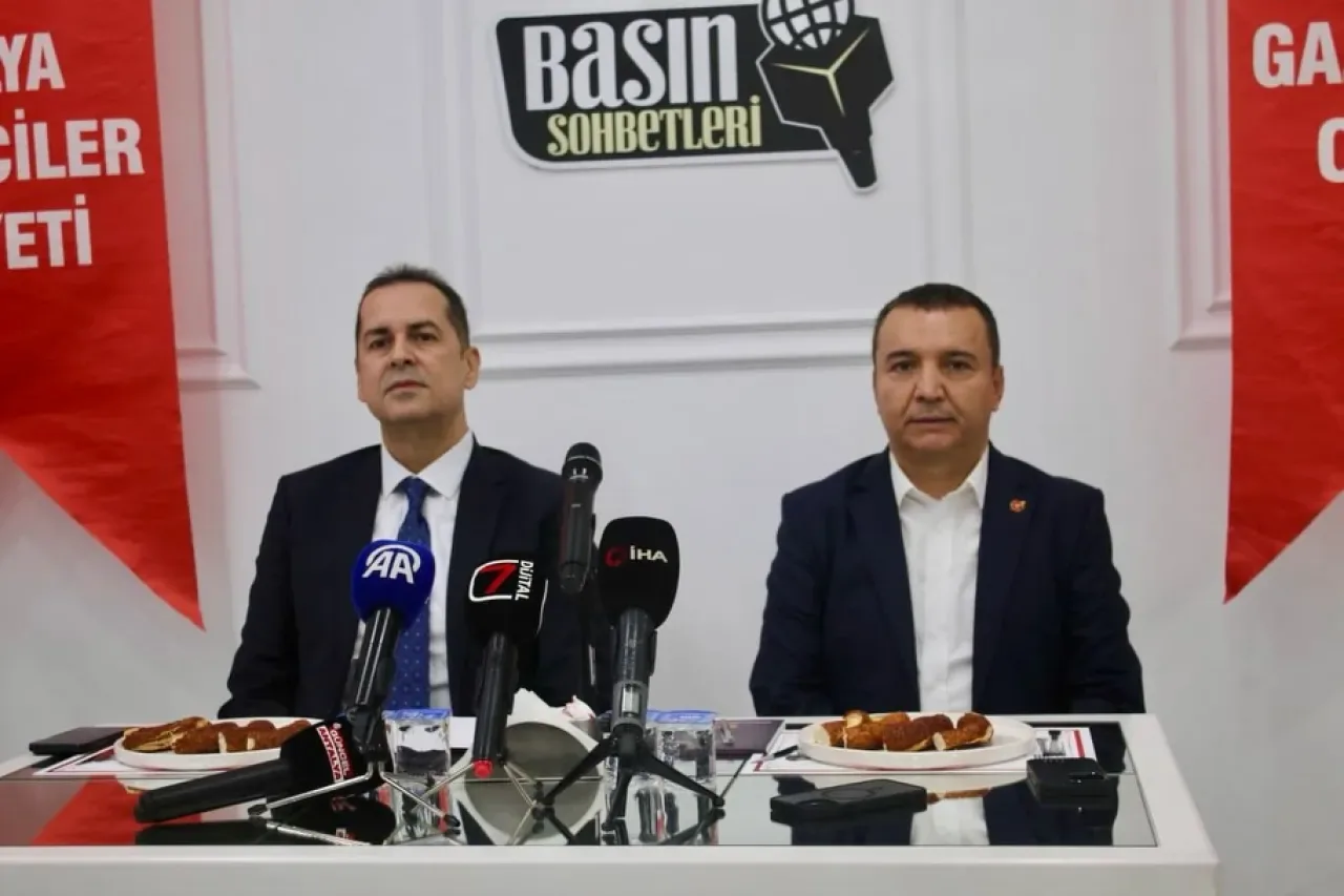 Antalya Gazeteciler Cemiyeti'nin Konuğu Antalyaspor Başkanı Rıza Perçin Oldu Antalya Gazeteciler Cemiyeti'nin Konuğu Antalyaspor Başkanı Rıza Perçin Oldu
