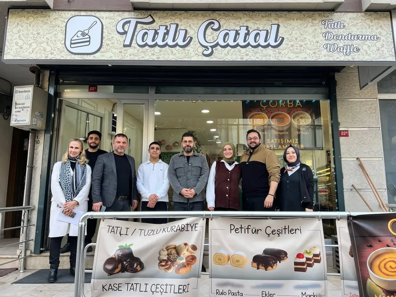 AK Parti Eyüpsultan Teşkilatı, Esnaf Ziyaretlerini Sokak Sokak Sürdürüyor AK Parti Eyüpsultan Teşkilatı, Esnaf Ziyaretlerini Sokak Sokak Sürdürüyor