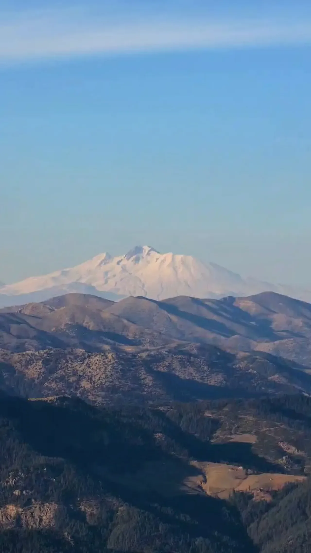 Adana ve Kayseri Arasında Doğanın İhtişamı: Toroslar'dan Erciyes'e Yeşil Vatan Adana ve Kayseri Arasında Doğanın İhtişamı: Toroslar'dan Erciyes'e Yeşil Vatan