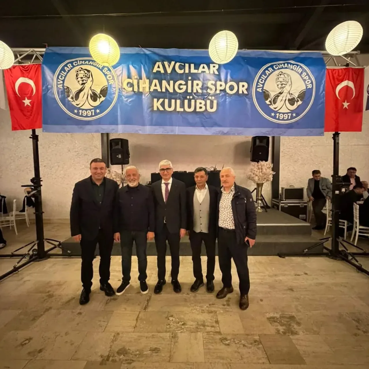 MHP'li Yıldırım ve Başak, Avcılar Cihangirspor'un Dayanışma Programında MHP'li Yıldırım ve Başak, Avcılar Cihangirspor'un Dayanışma Programında
