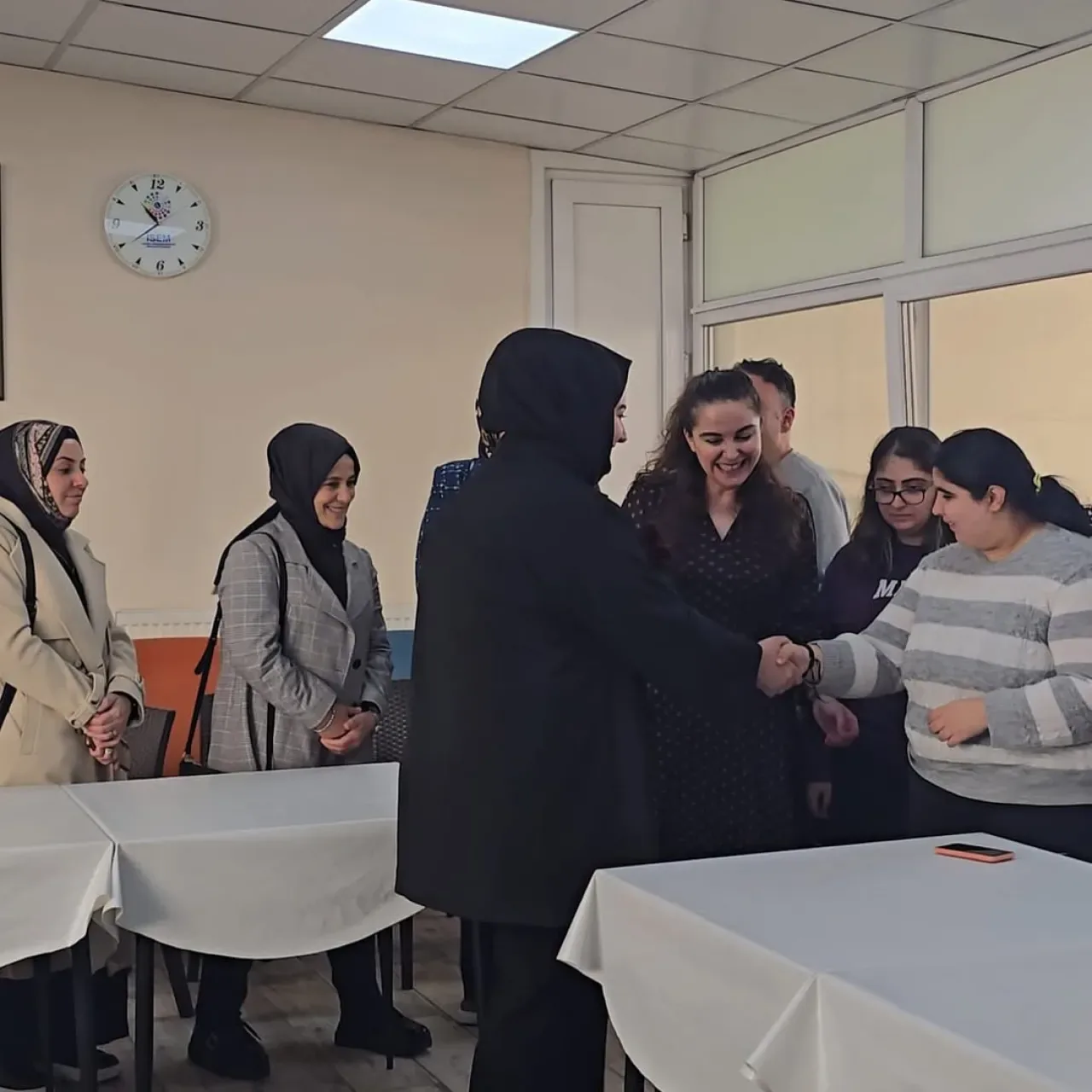 AK Parti Sarıyer, 3 Aralık Dünya Engelliler Günü'nde Özel Eğitim Kurumlarını Ziyaret Etti AK Parti Sarıyer, 3 Aralık Dünya Engelliler Günü'nde Özel Eğitim Kurumlarını Ziyaret Etti