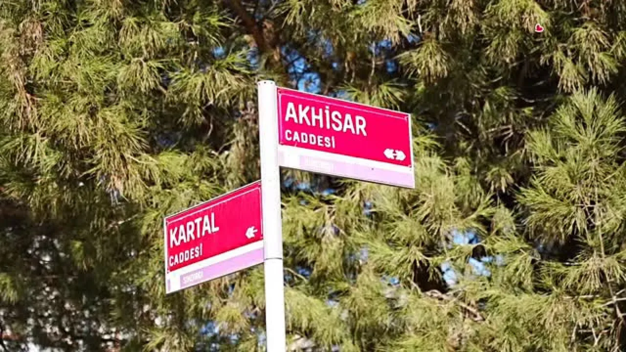 Sındırgı Belediyesi, İlçe Genelinde Kapsamlı Çevre Düzenleme ve Sosyal Yaşam Çalışmalarını Sürdürüyor Sındırgı Belediyesi, İlçe Genelinde Kapsamlı Çevre Düzenleme ve Sosyal Yaşam Çalışmalarını Sürdürüyor