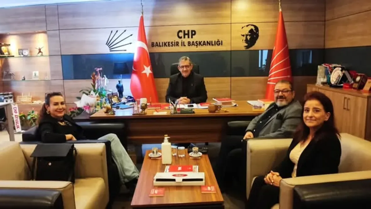 Balıkesir'de Siyaset ve İş Dünyası Buluşması: CHP İl Başkanı Köybaşı'na Ziyaret Balıkesir'de Siyaset ve İş Dünyası Buluşması: CHP İl Başkanı Köybaşı'na Ziyaret