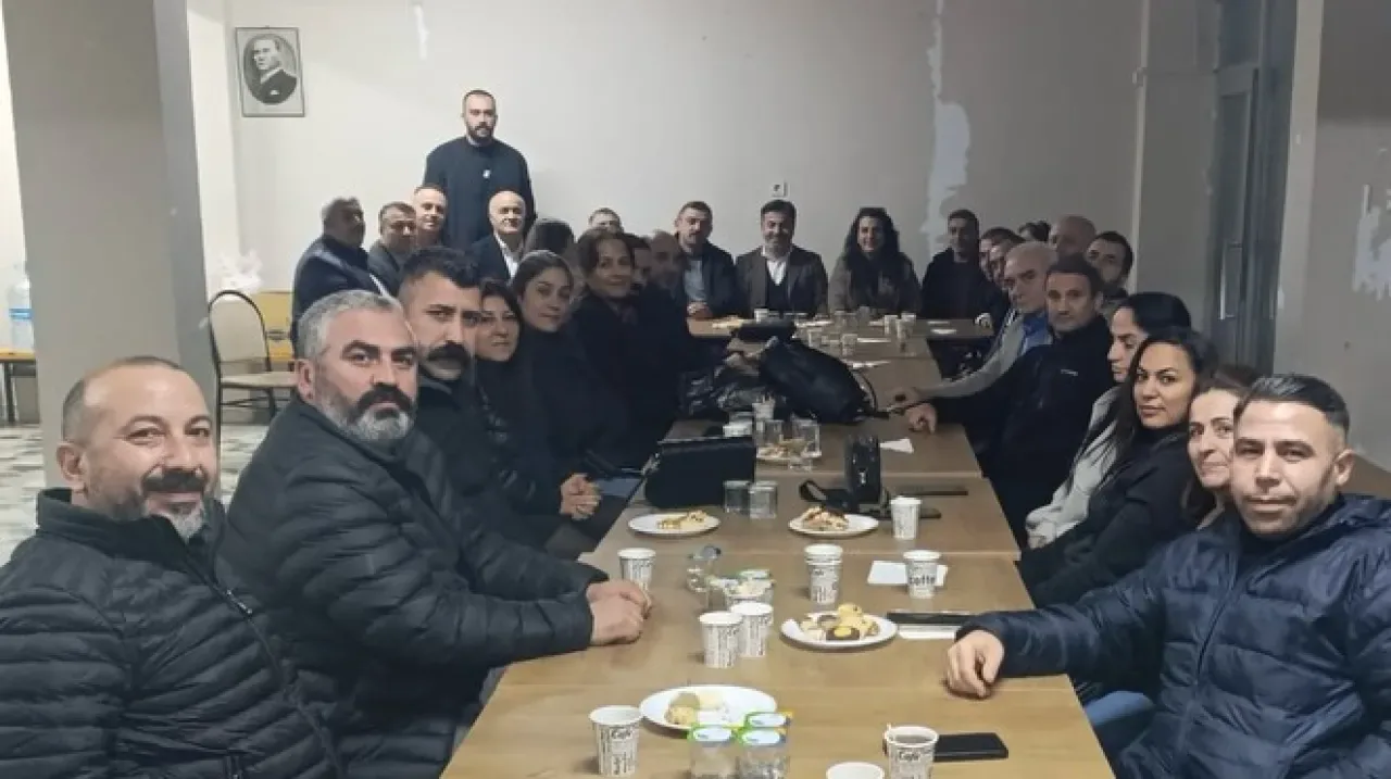 CHP Sultangazi'de 75. Yıl Mahallesi'nde Tanışma Toplantısı Gerçekleştirdi CHP Sultangazi'de 75. Yıl Mahallesi'nde Tanışma Toplantısı Gerçekleştirdi