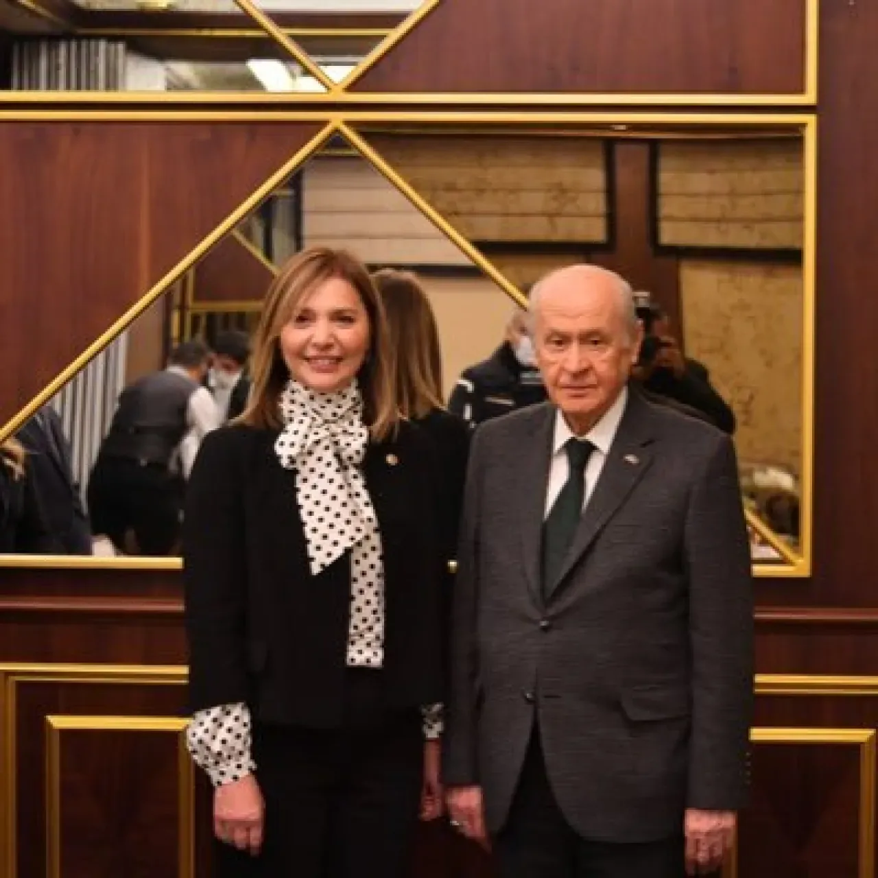 MHP'li Ayşe Sibel Ersoy, Kadınlara Seçme ve Seçilme Hakkının 91. Yılını Kutladı MHP'li Ayşe Sibel Ersoy, Kadınlara Seçme ve Seçilme Hakkının 91. Yılını Kutladı