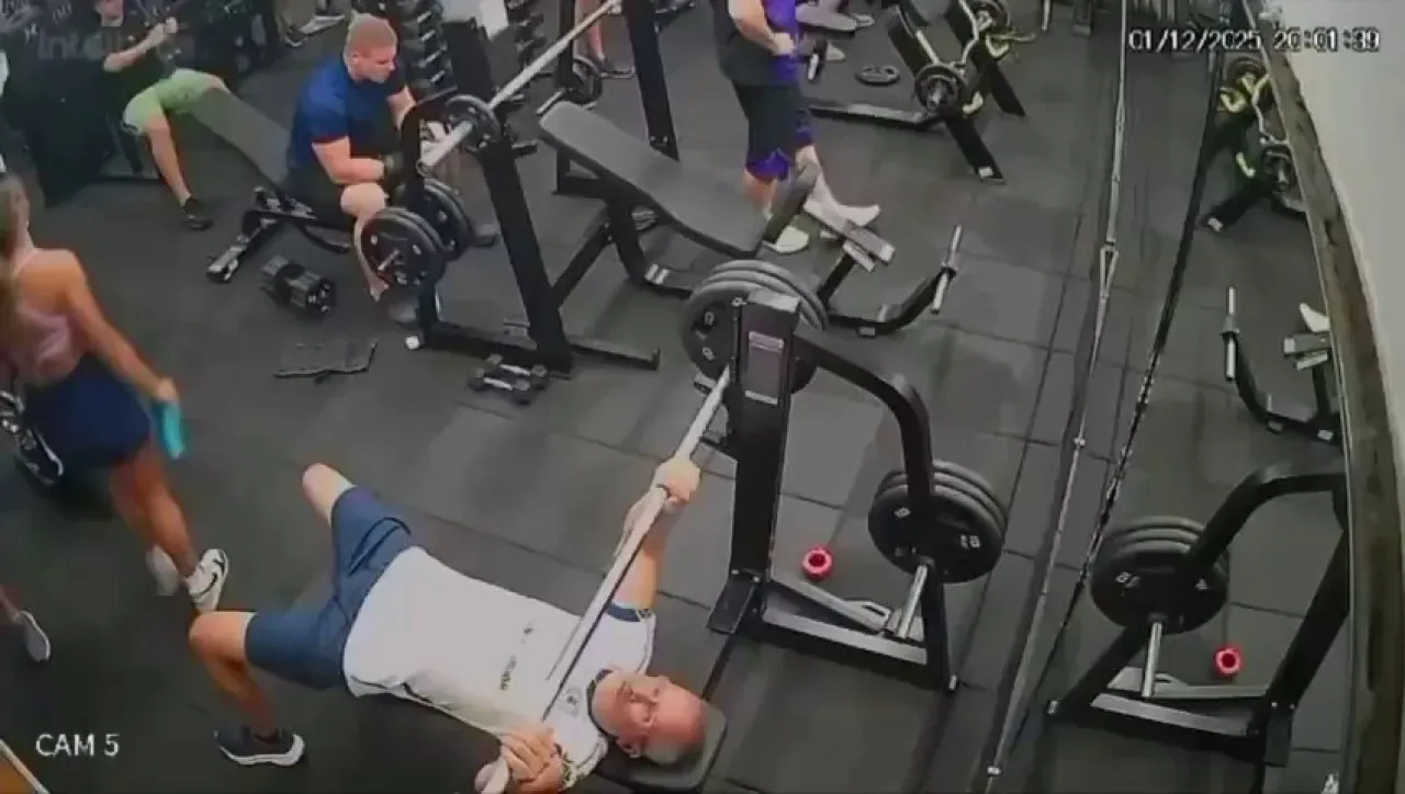 Brezilya'da Spor Salonunda Ağırlık Kaldırırken Hayatını Kaybetti Brezilya'da Spor Salonunda Ağırlık Kaldırırken Hayatını Kaybetti