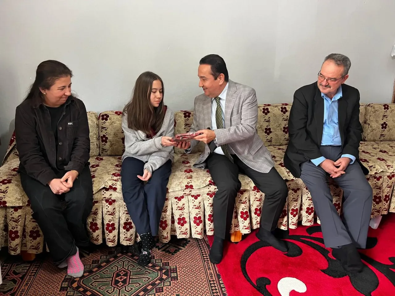 İmamoğlu'nda "Öğretmenim Evimizde" Projesi Kapsamında Öğrenci Ziyareti İmamoğlu'nda "Öğretmenim Evimizde" Projesi Kapsamında Öğrenci Ziyareti
