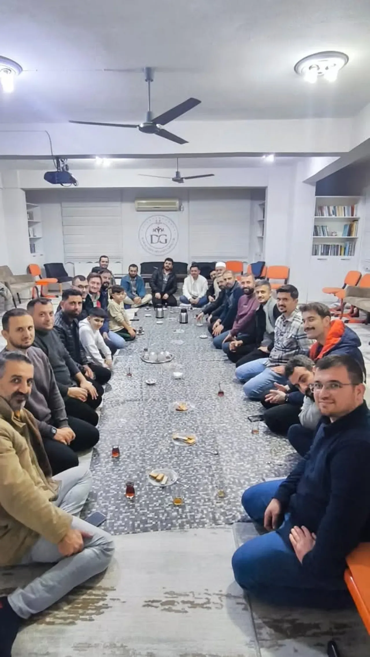 Bursa Karacabey'de Esnaf Sohbetleri Perşembe Akşamları Gençlik Merkezi'nde Bursa Karacabey'de Esnaf Sohbetleri Perşembe Akşamları Gençlik Merkezi'nde