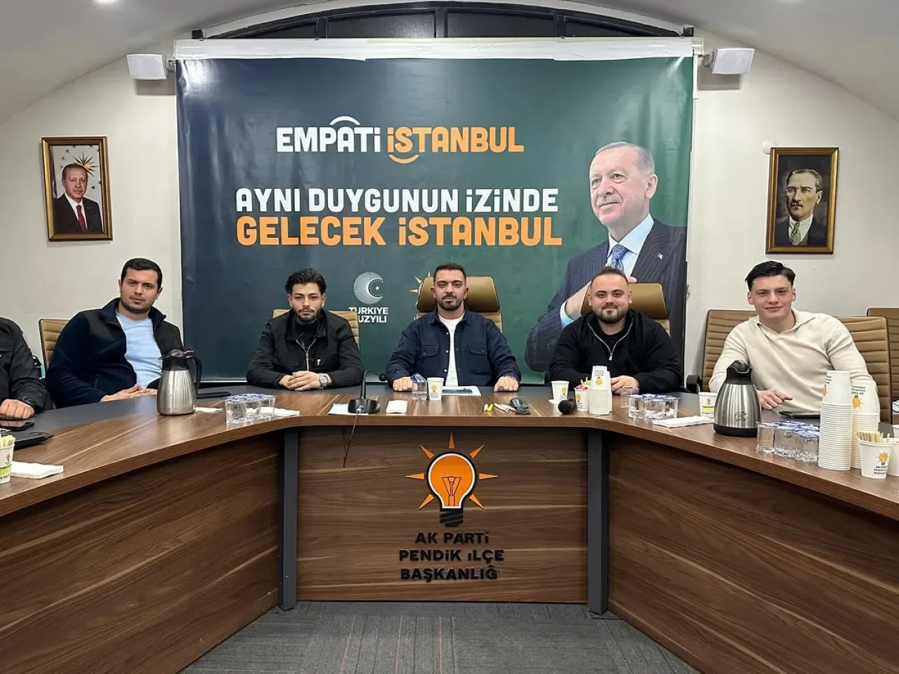 AK Parti Pendik Gençlik Kolları Mahalle Başkanları Toplantısı Gerçekleştirildi AK Parti Pendik Gençlik Kolları Mahalle Başkanları Toplantısı Gerçekleştirildi