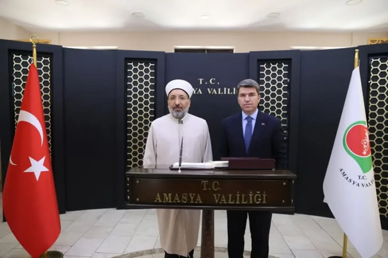 Diyanet İşleri Başkanı Prof. Dr. Safi Arpaguş Amasya'da Ziyaretlerde Bulundu Diyanet İşleri Başkanı Prof. Dr. Safi Arpaguş Amasya'da Ziyaretlerde Bulundu