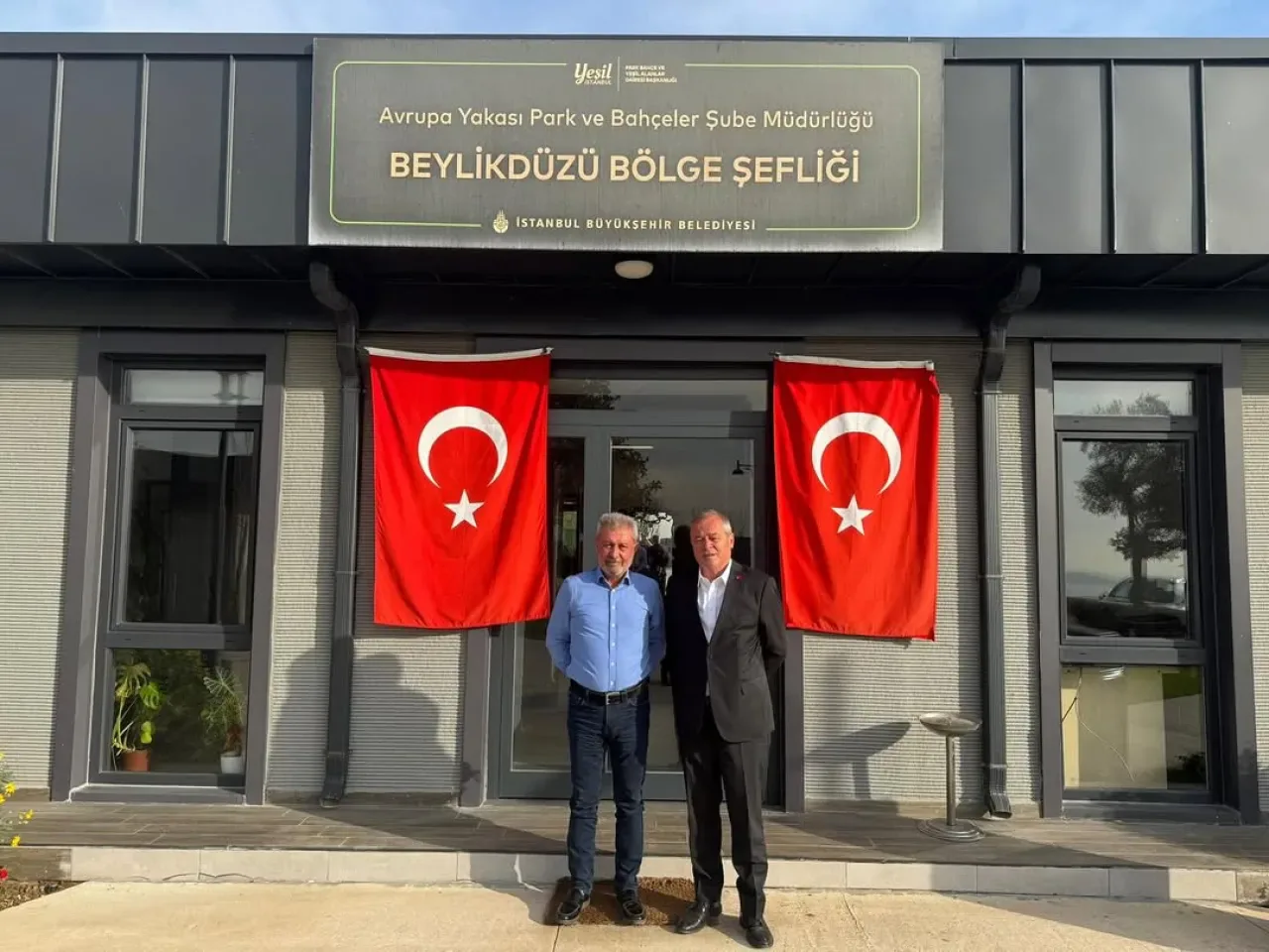 CHP'li Temsilci, Beylikdüzü'ndeki Park ve Yeşil Alan Çalışmalarını Yerinde İnceledi CHP'li Temsilci, Beylikdüzü'ndeki Park ve Yeşil Alan Çalışmalarını Yerinde İnceledi