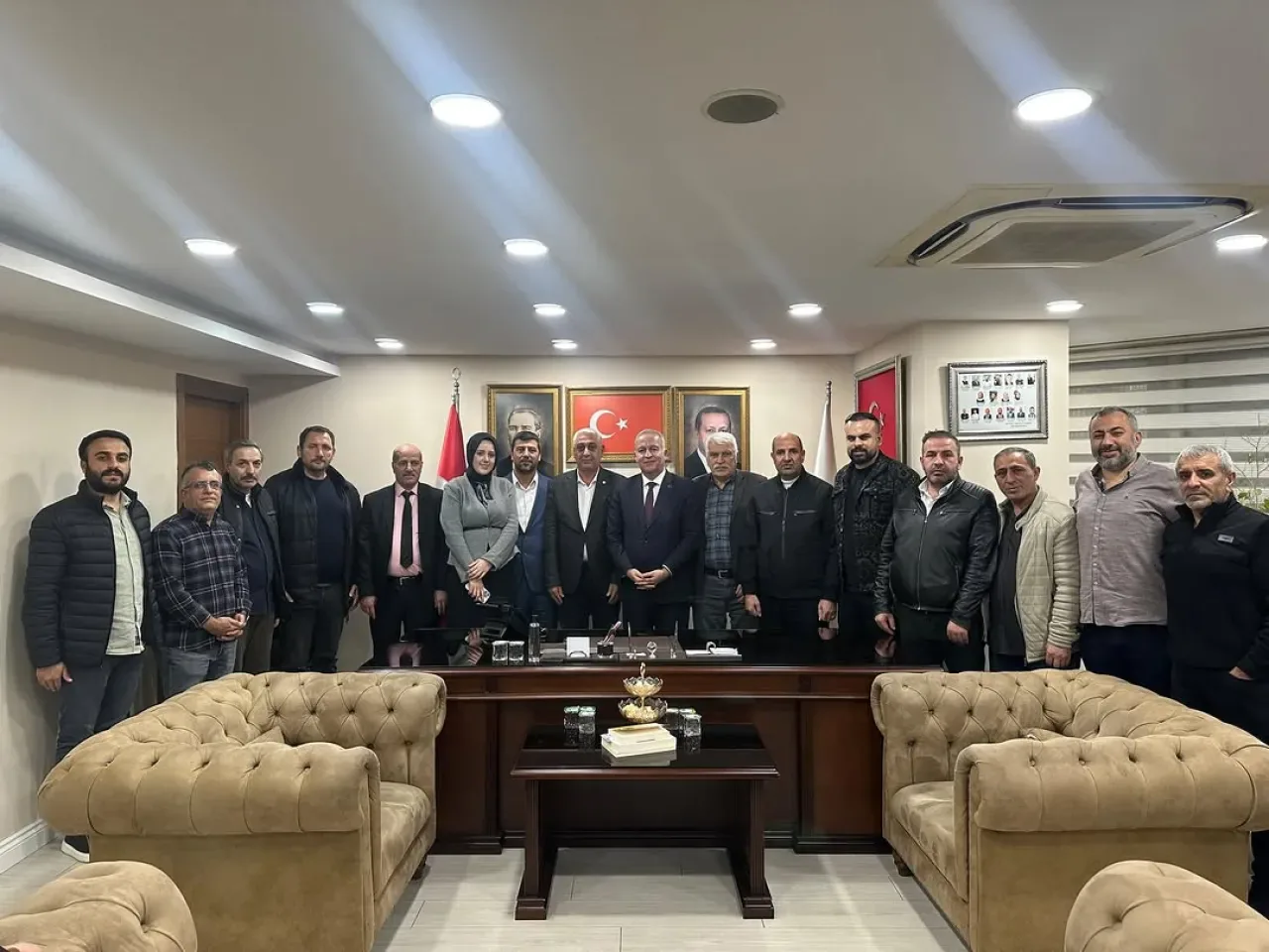 AK Parti Gaziosmanpaşa, Erzurumlular Derneği Yönetimi ile Görüşme Gerçekleştirdi AK Parti Gaziosmanpaşa, Erzurumlular Derneği Yönetimi ile Görüşme Gerçekleştirdi