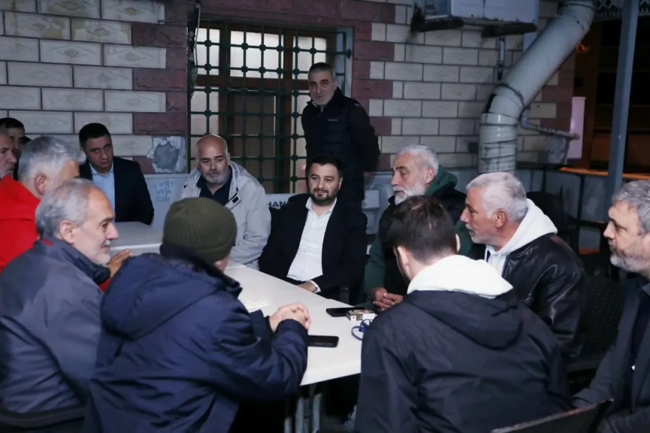 Kağıthane Belediye Başkanı Öztekin, Nurtepe'de Taziye Ziyaretinde Bulundu Kağıthane Belediye Başkanı Öztekin, Nurtepe'de Taziye Ziyaretinde Bulundu
