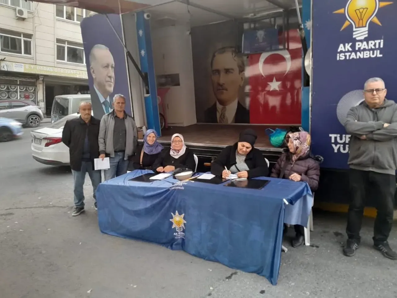 AK Parti Eyüpsultan Kadın Kolları, Esentepe Mahallesi'nde Vatandaşlarla Buluştu AK Parti Eyüpsultan Kadın Kolları, Esentepe Mahallesi'nde Vatandaşlarla Buluştu