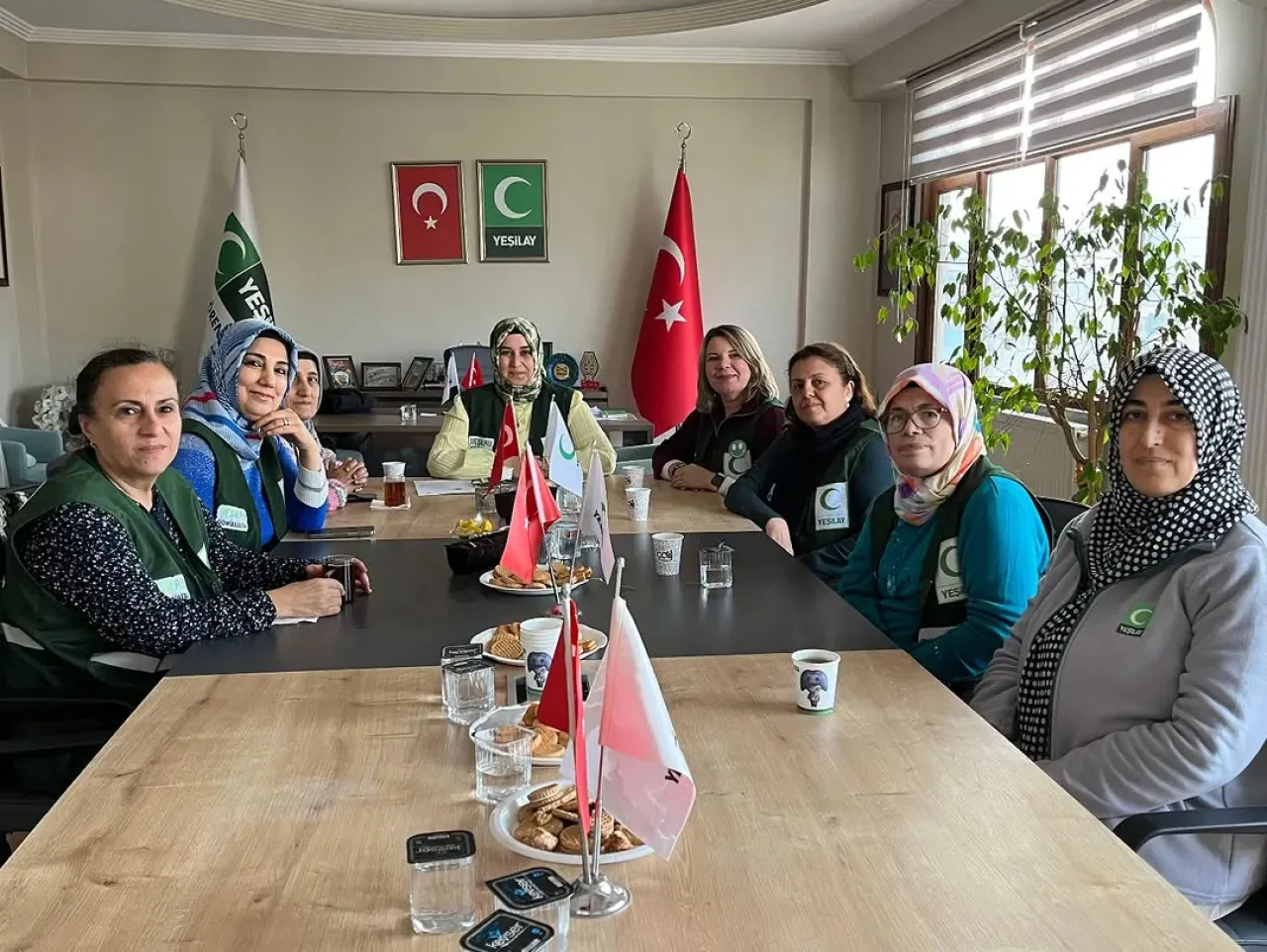 Güngören Yeşilay Kadın Komisyonu Aralık Ayı Çalışmalarını Planladı Güngören Yeşilay Kadın Komisyonu Aralık Ayı Çalışmalarını Planladı