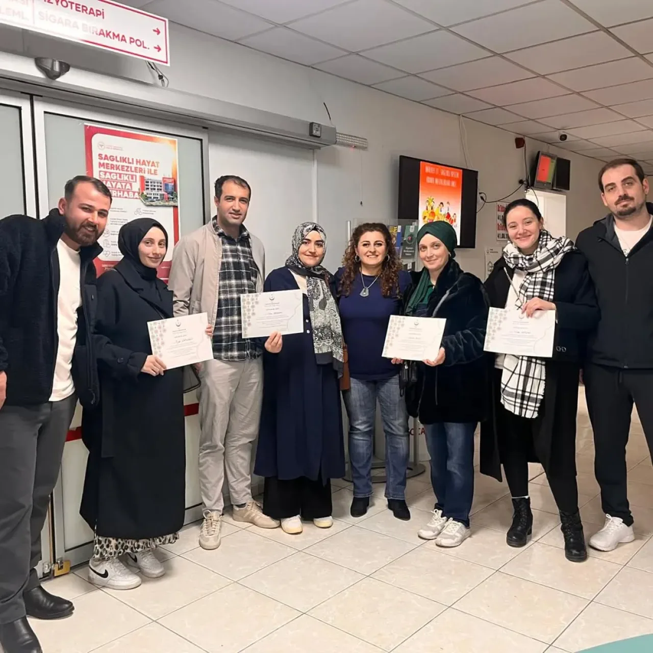 İzmit'te Gebe Okulu'ndan Mezun Olan Annelere Sertifika Töreni İzmit'te Gebe Okulu'ndan Mezun Olan Annelere Sertifika Töreni