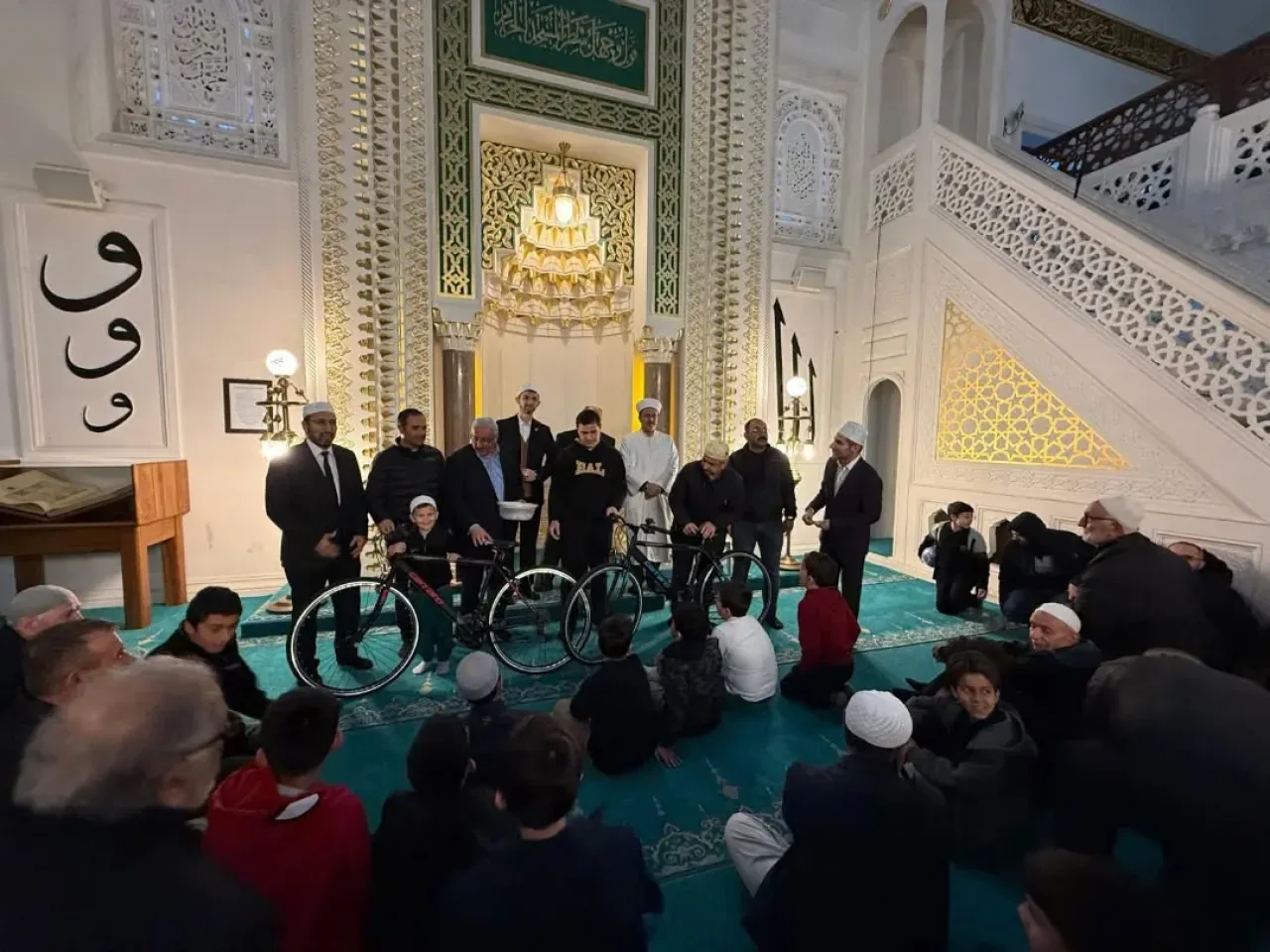 Balıkesir Erdek'te Aileler Sabah Namazında Buluştu Balıkesir Erdek'te Aileler Sabah Namazında Buluştu