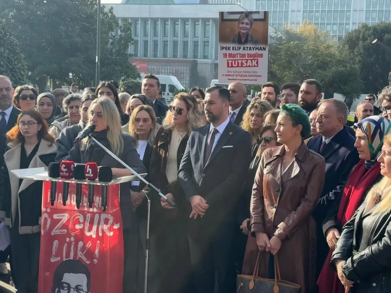 CHP'li Zeybek, Aile Dayanışma Ağı ile Millet'in Evinde Bir Araya Geldi CHP'li Zeybek, Aile Dayanışma Ağı ile Millet'in Evinde Bir Araya Geldi