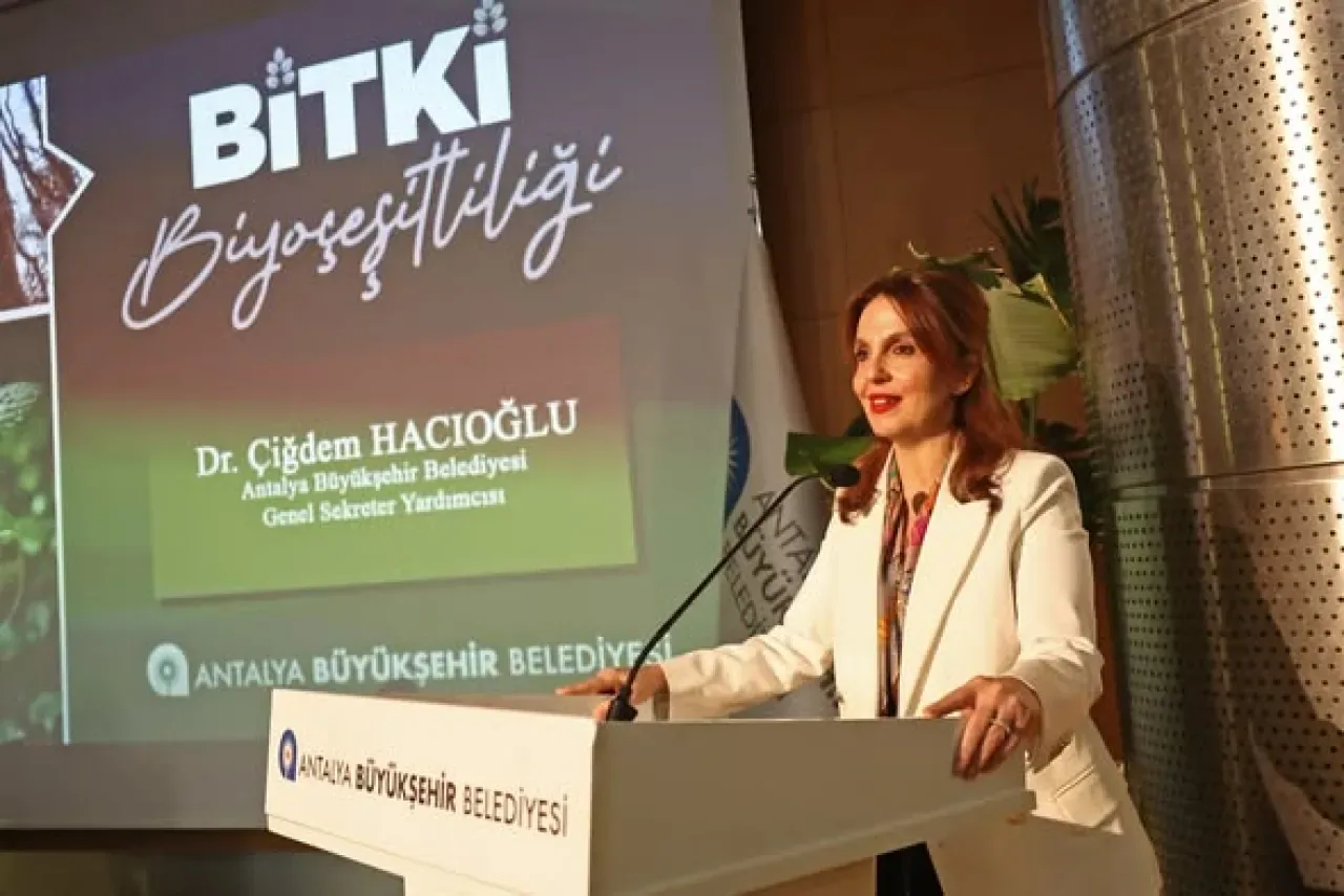 Antalya'da Bitki Biyoçeşitliliğinin Geleceği Konuşuldu Antalya'da Bitki Biyoçeşitliliğinin Geleceği Konuşuldu