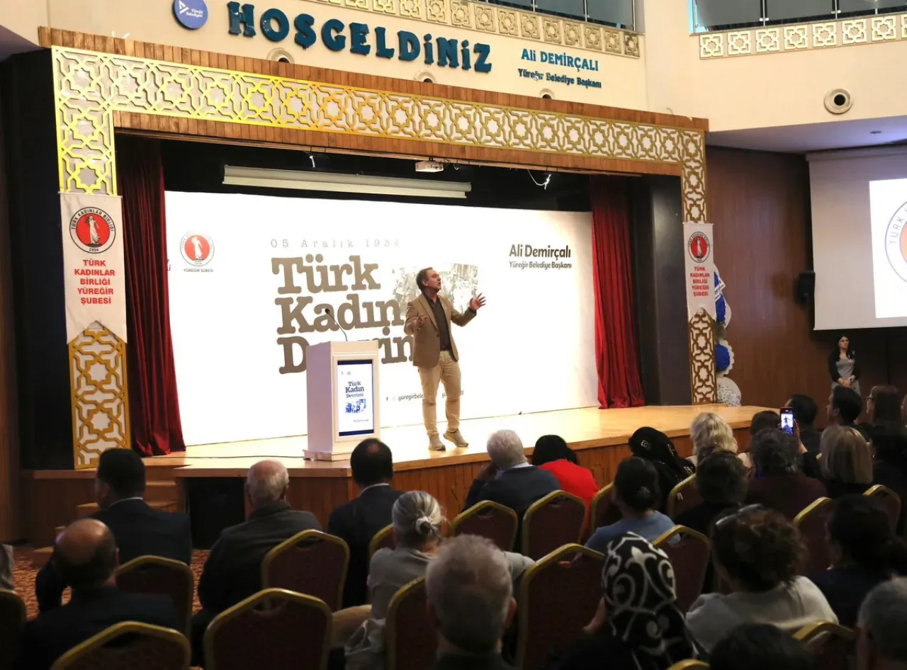 Yüreğir'de 5 Aralık Dünya Kadın Hakları Günü Anlamlı Etkinlikle Kutlandı Yüreğir'de 5 Aralık Dünya Kadın Hakları Günü Anlamlı Etkinlikle Kutlandı