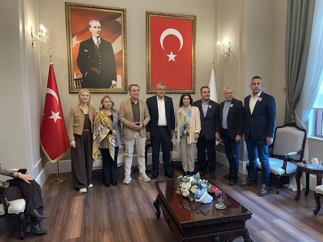 5 Aralık Kadın Devrimi'nde Tarihçi Sinan Meydan Konuştu 5 Aralık Kadın Devrimi'nde Tarihçi Sinan Meydan Konuştu