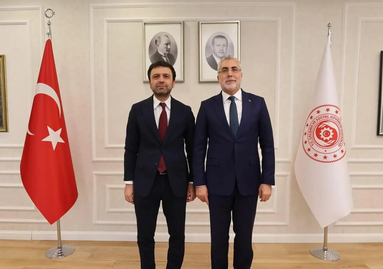 Antalya Milletvekili Mustafa Köse, Çalışma ve Sosyal Güvenlik Bakanı Vedat Işıkhan ile Görüştü Antalya Milletvekili Mustafa Köse, Çalışma ve Sosyal Güvenlik Bakanı Vedat Işıkhan ile Görüştü
