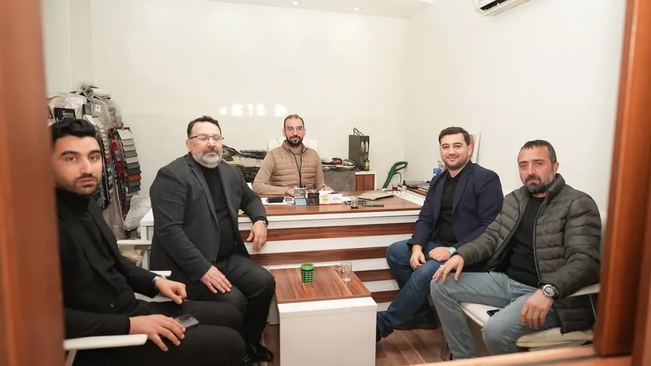 Gaziantep Milletvekili Mesut Bozatlı, Prestij Kumaş'ı Ziyaret Etti Gaziantep Milletvekili Mesut Bozatlı, Prestij Kumaş'ı Ziyaret Etti