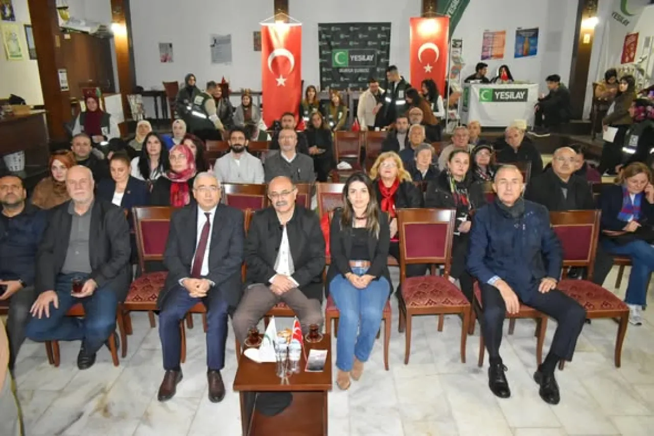 Bursa'da Dünya Gönüllüler Günü'nde Bağımlılıkla Mücadele Vurgusu Bursa'da Dünya Gönüllüler Günü'nde Bağımlılıkla Mücadele Vurgusu